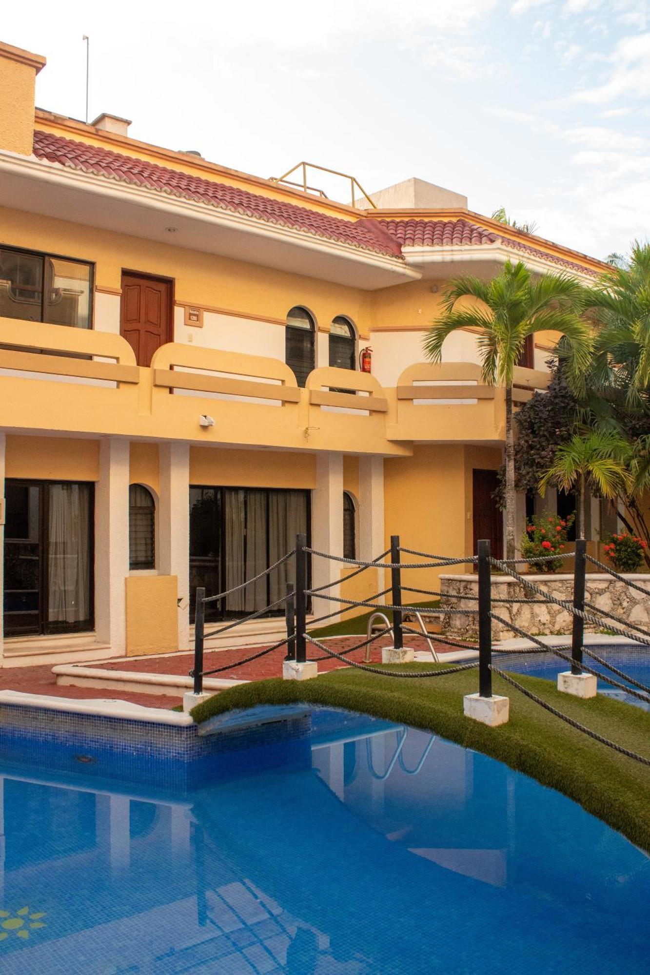 Khách sạn Vista Caribe Playa 2*