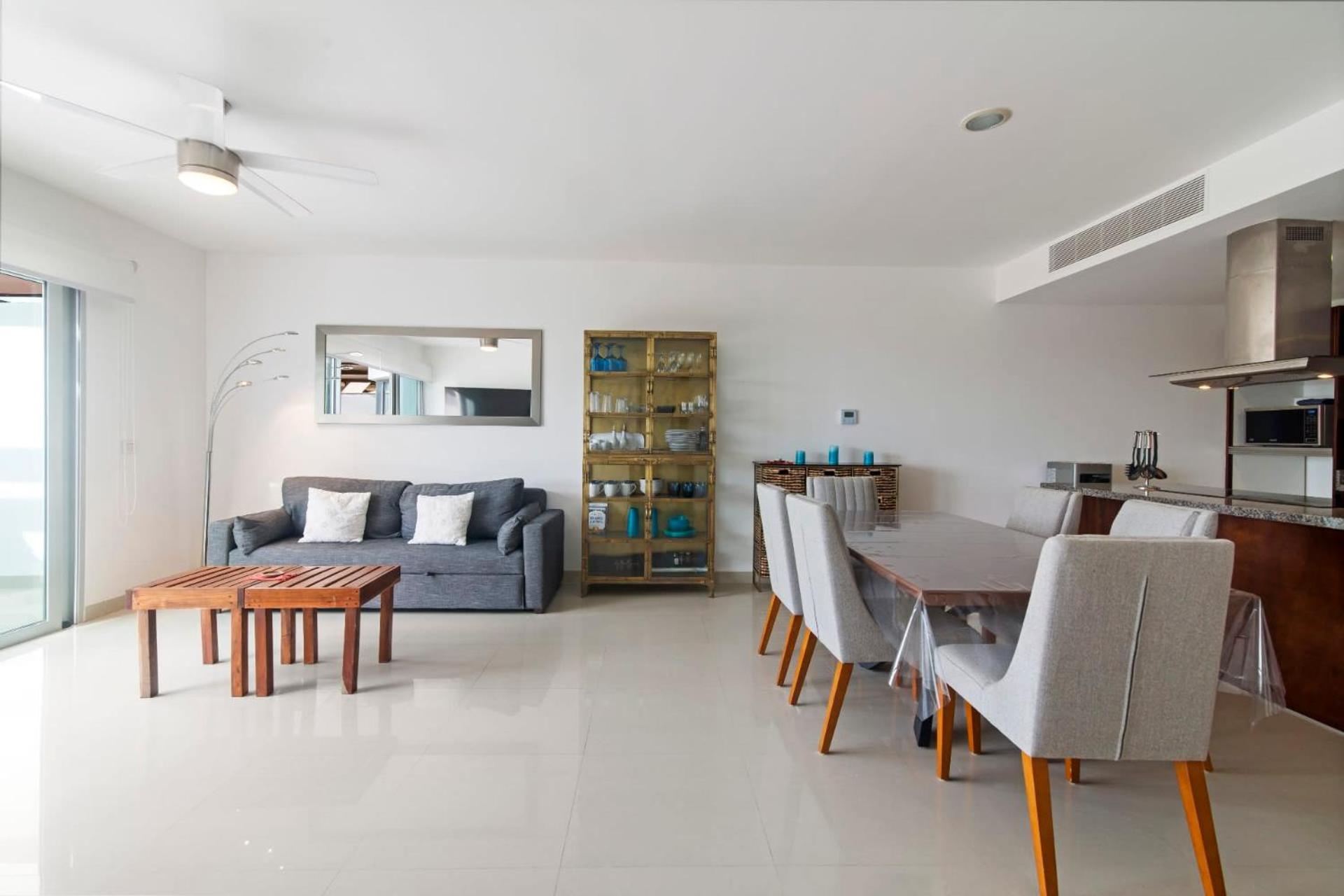 Exclusive Ocean-view In Riviera Maya Apartment