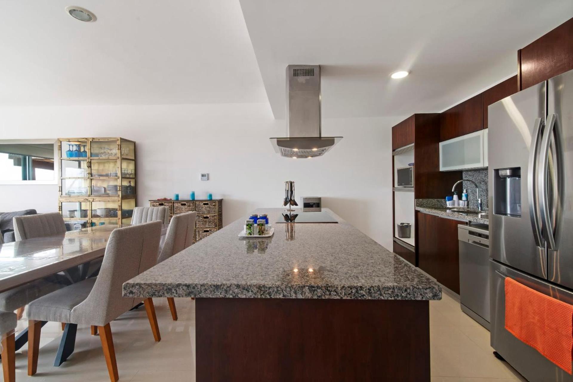 Exclusive Ocean-view In Riviera Maya Apartment