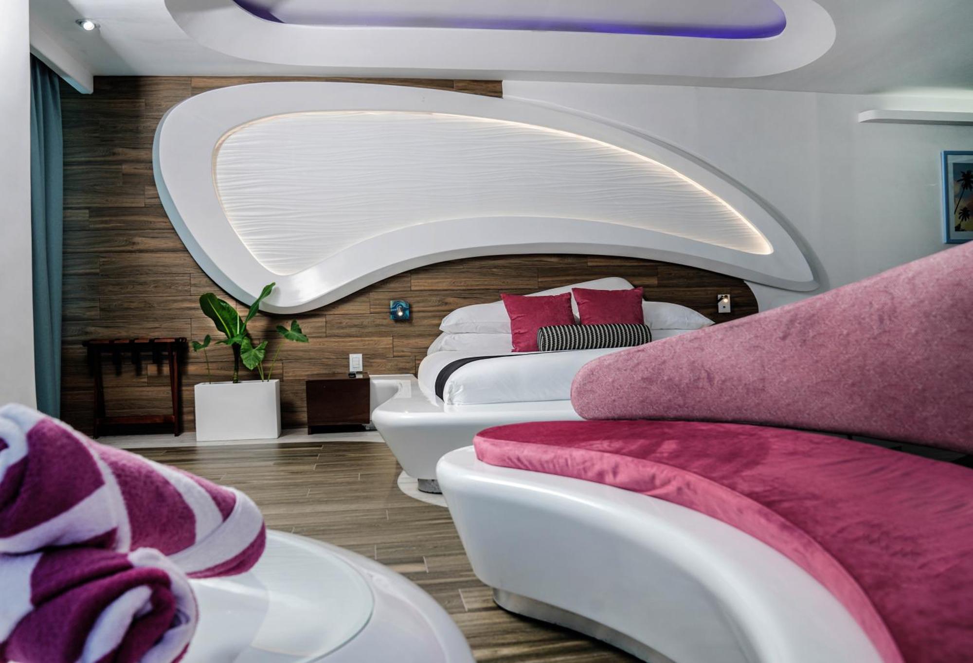 The Carmen - Ocean Front (adults Only) Hotel