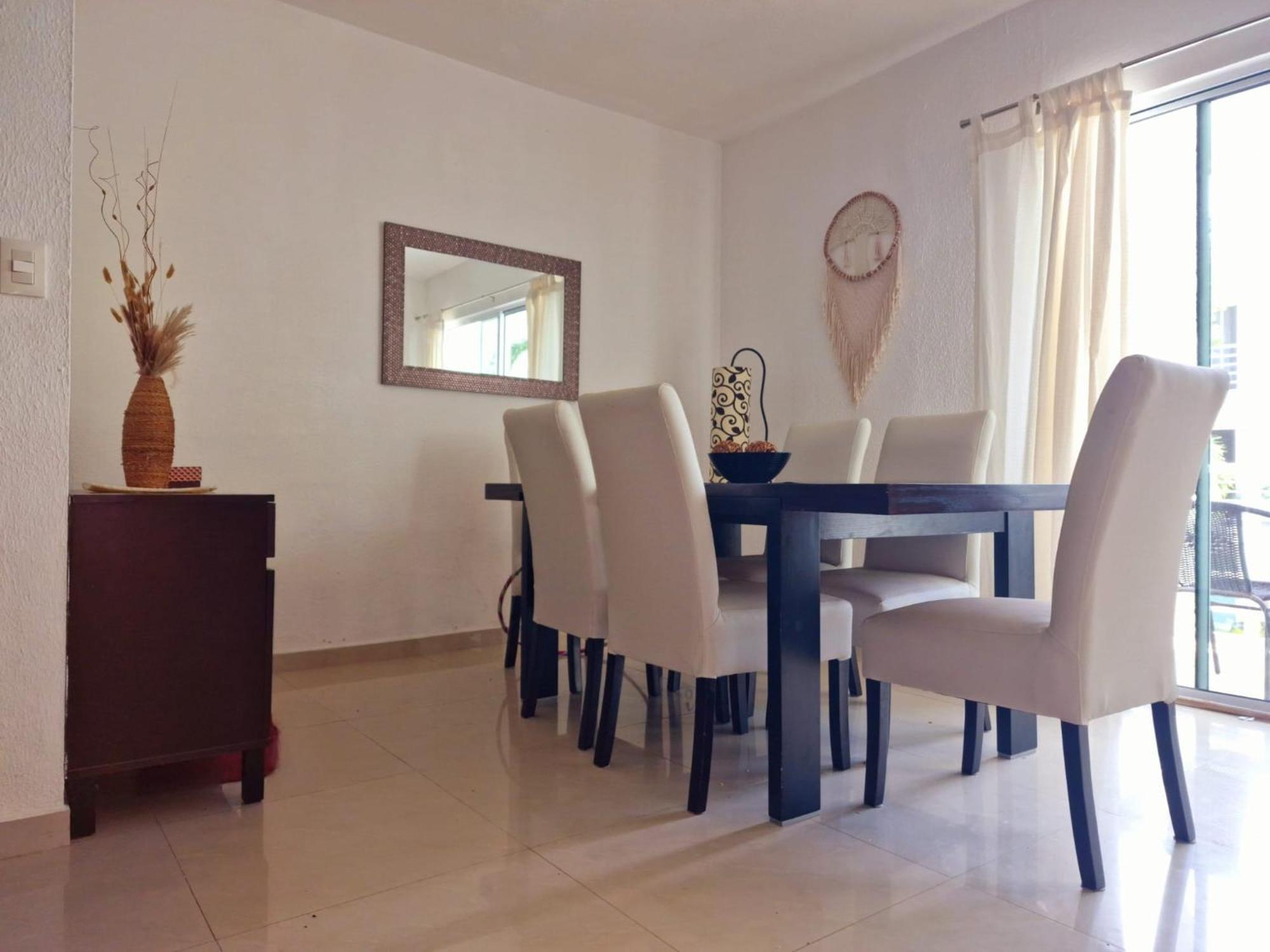 Poolside Tranquil In Apartment Playa del Carmen