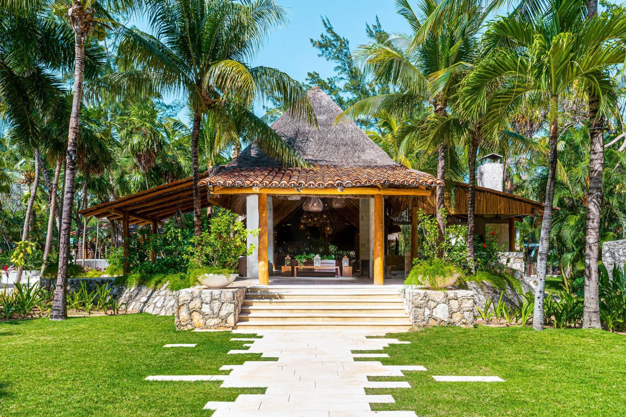 Mahekal Front & 5* Playa del Carmen