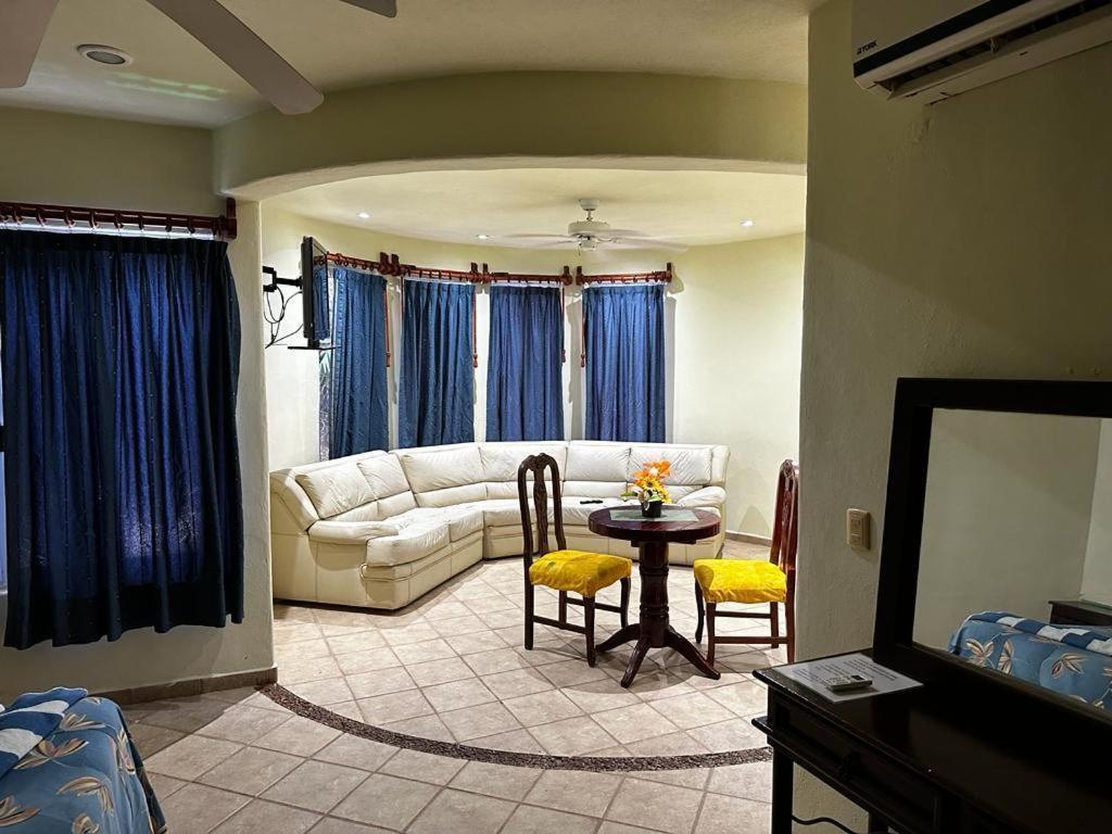 Hotel Castillo Del Mar - 5 Th Ave 5*