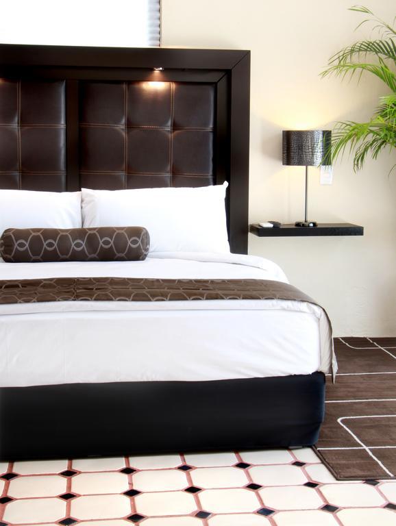 Casa Almendra Golf Club Bed & Breakfast Playa del Carmen