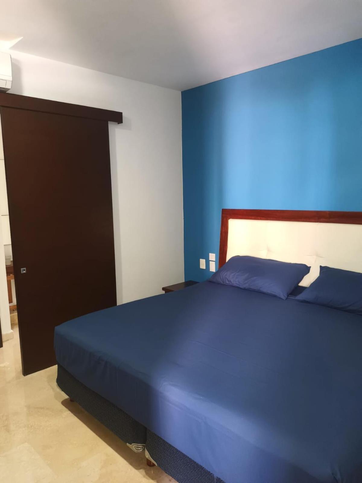 Comodo Departamento Con Alberca. * Playa del Carmen