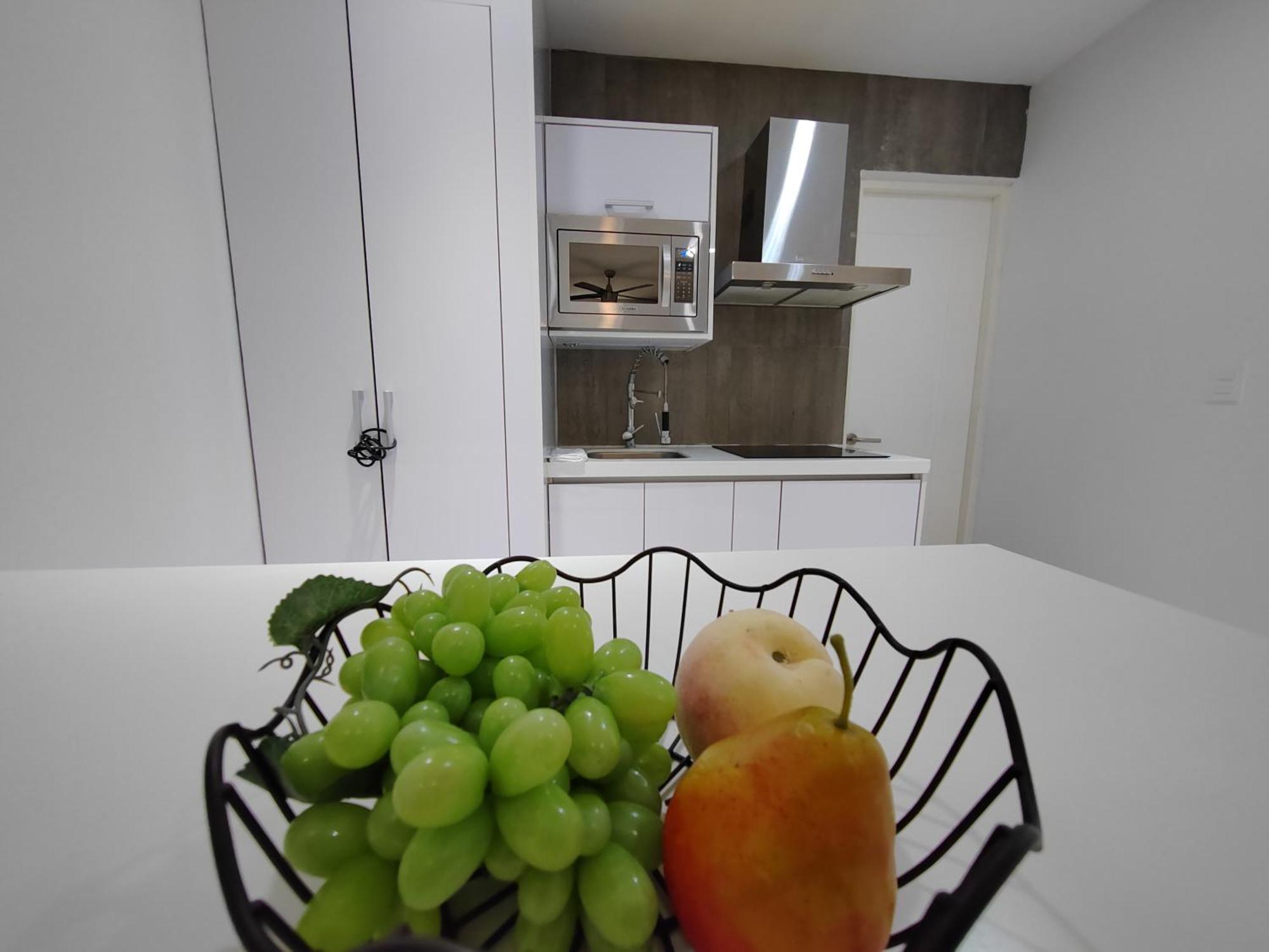 Centrally Located Steps Away From 5th Avenue And The Beach! By.yeah