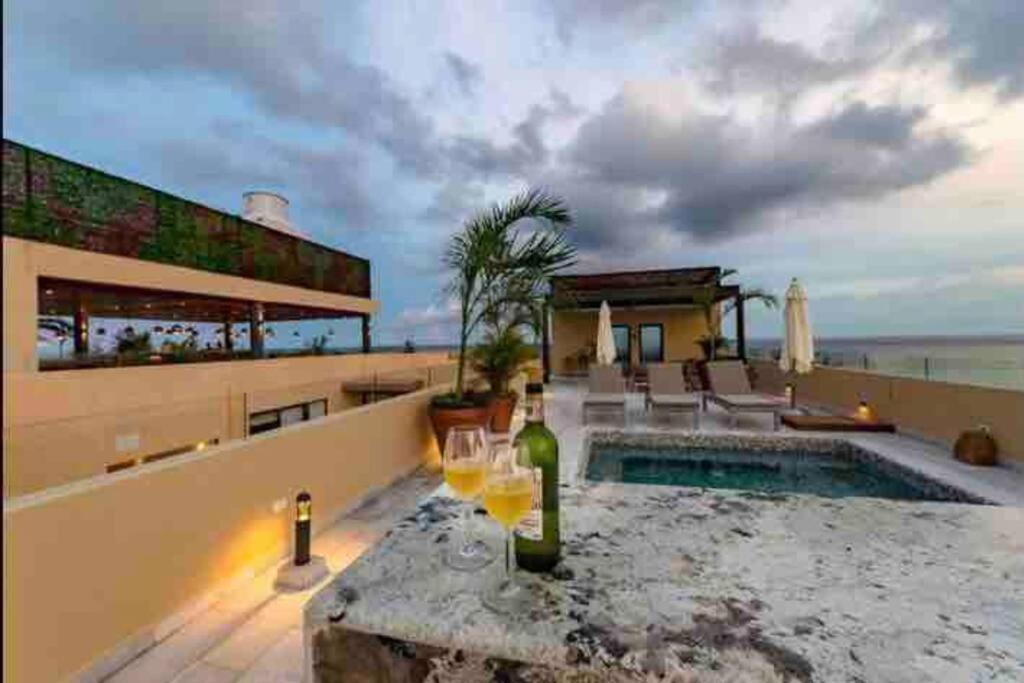 “singular Joy” Amazing Location And Roof