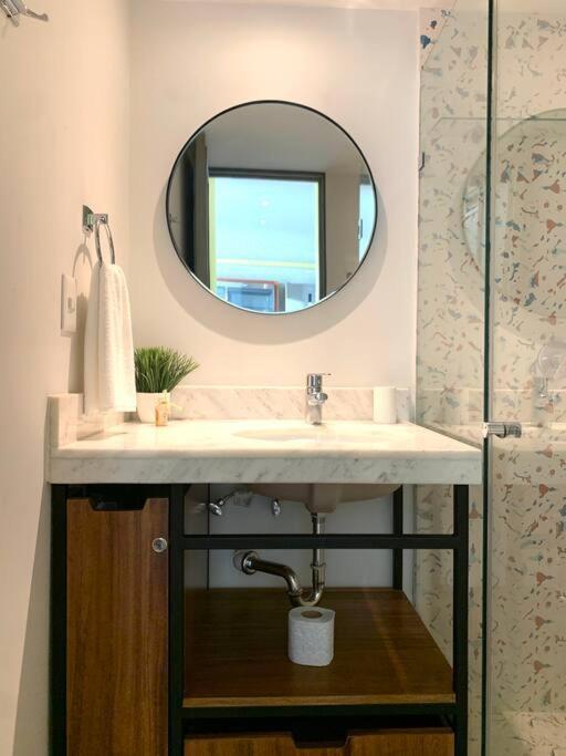 “singular Joy” Amazing Location And Roof Apartment