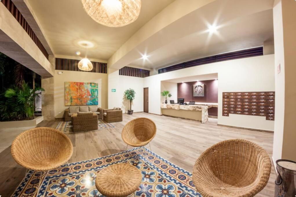 Edifico Palmares, Increible Locacion En Playa, 2 Bds/2 Banos 6 * Playa del Carmen
