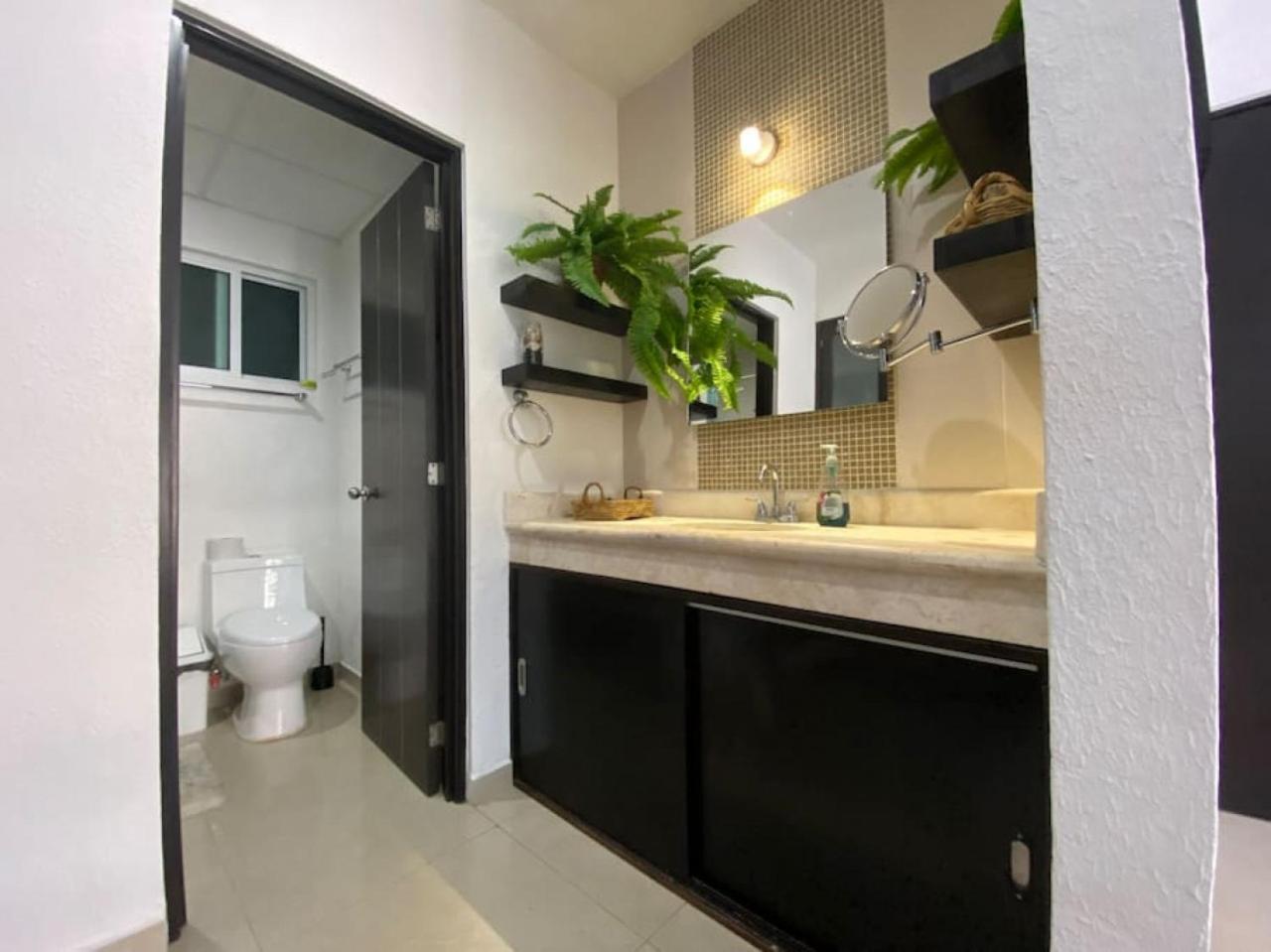 Apartment Charming 2br Downtown. Caribbean Allure *