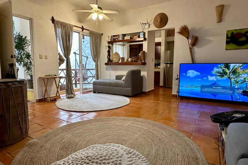 Bohemian Beachside Apartment *