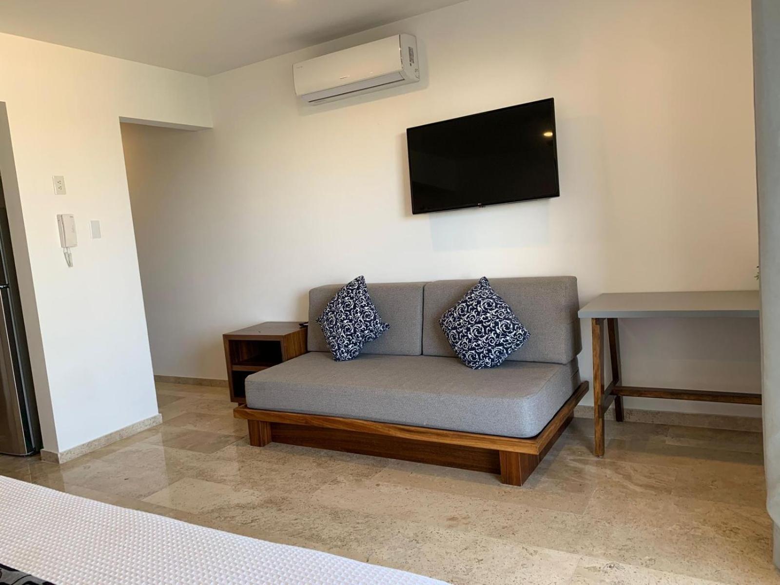 Kuyaan Apartment