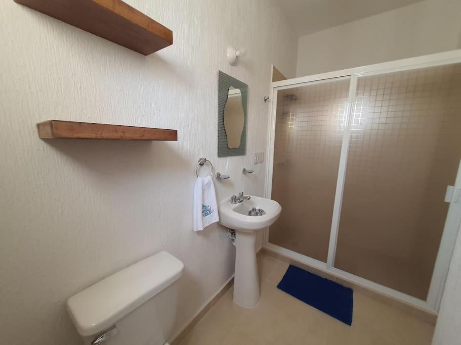 Casa De 3 Todas Con Bano Propio, 3 Y Medio Banos En Toal, Alberca, Cupo Hasta 12 Personas * Playa del Carmen