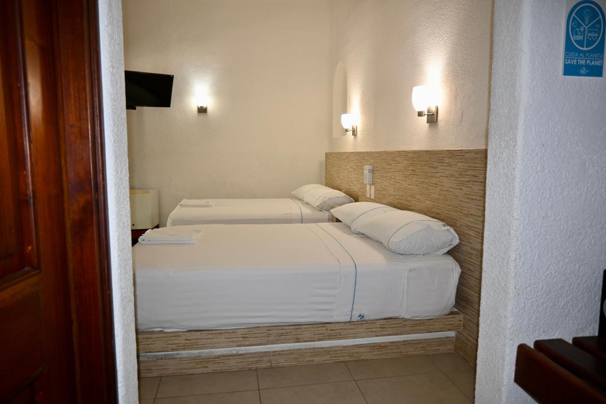 Hotel Pelicano - Beachfront Playa del Carmen