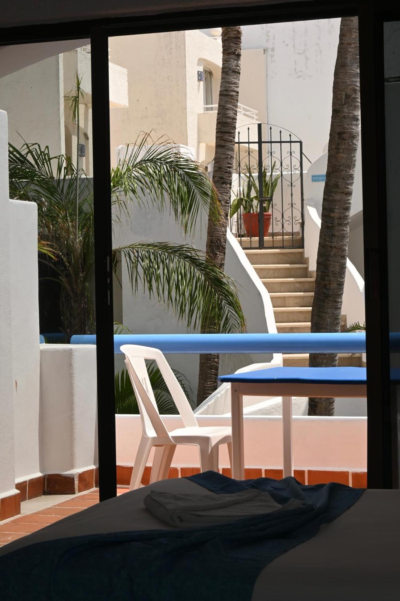 Hotel Pelicano - Beachfront Playa del Carmen