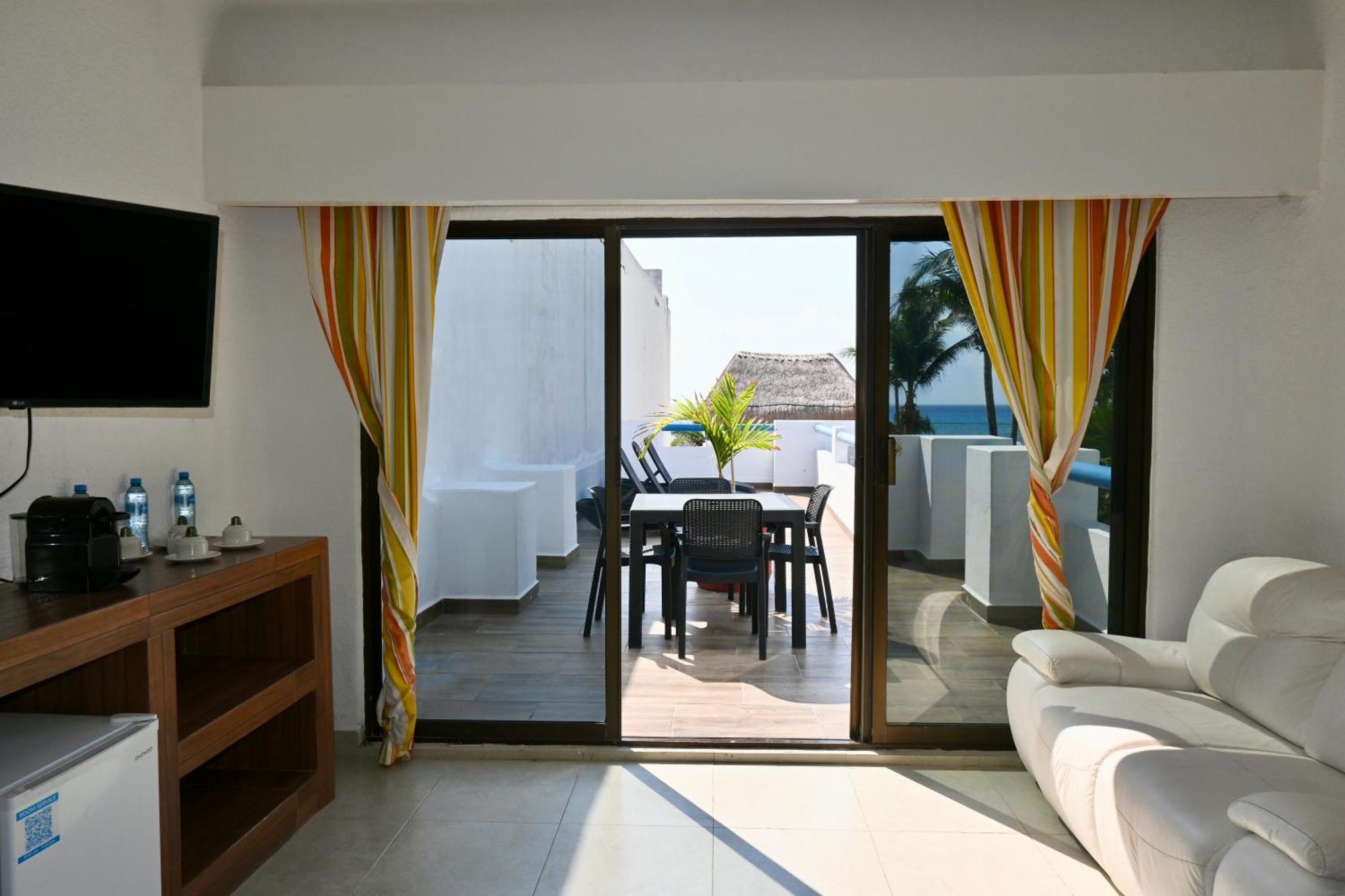 Pelicano - Beachfront Playa del Carmen