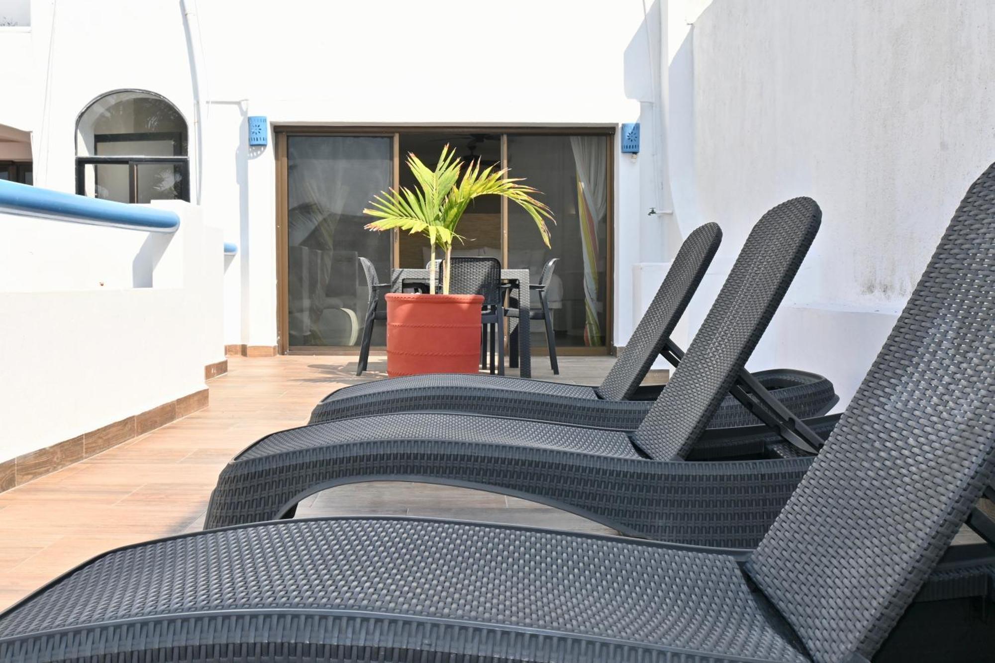 Hotel Pelicano - Beachfront