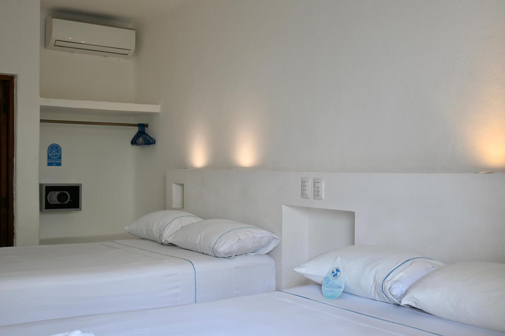 Hotel Pelicano - Beachfront 3*