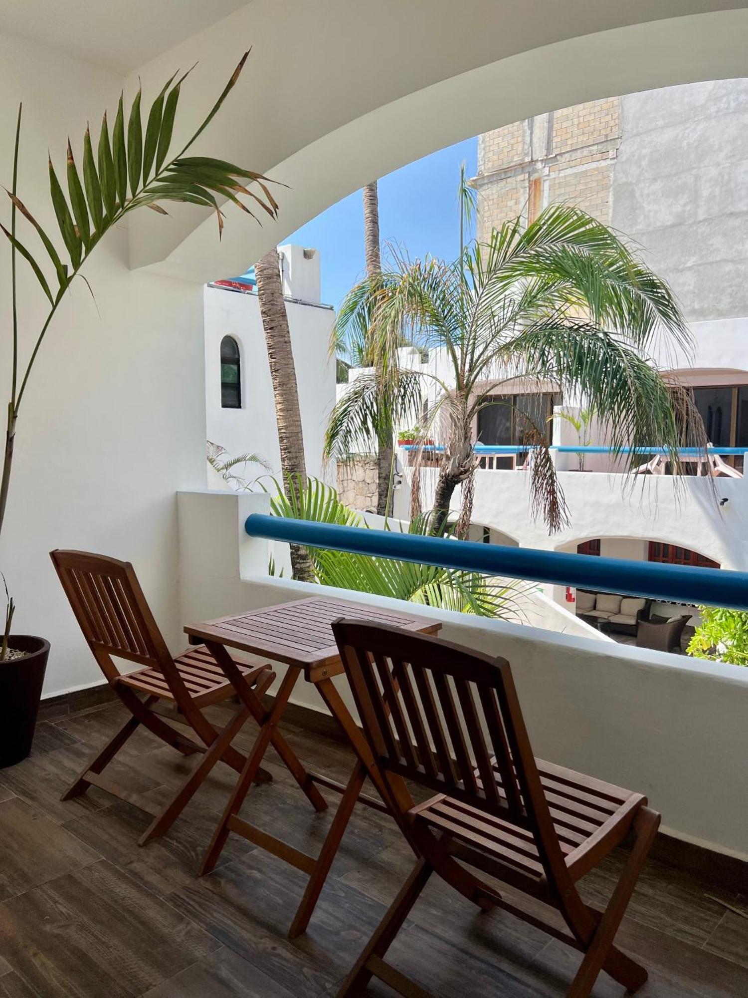 Hotel Pelicano - Beachfront