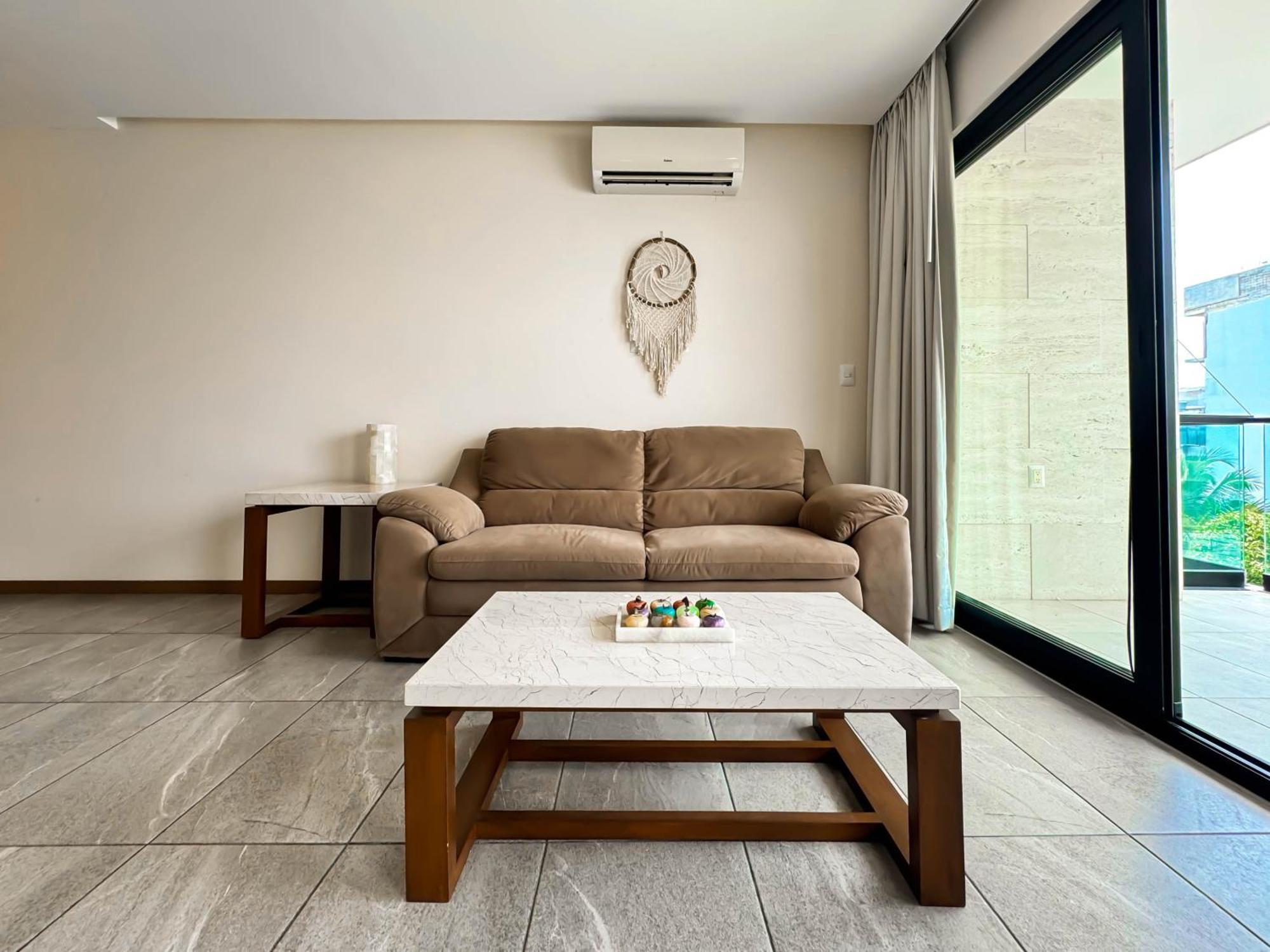 Grand Fifty Khách sạn 4*