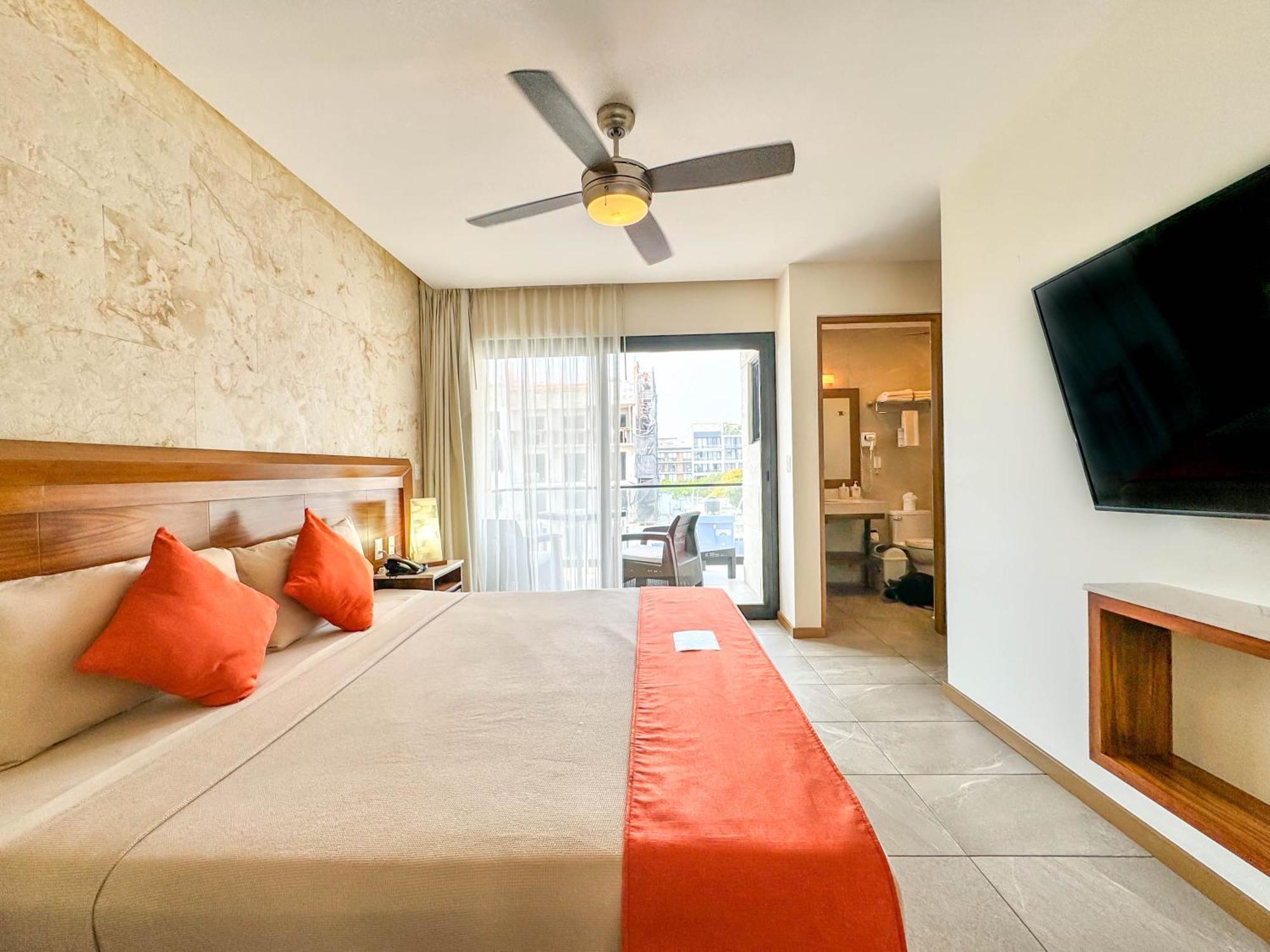 Khách sạn Grand Fifty