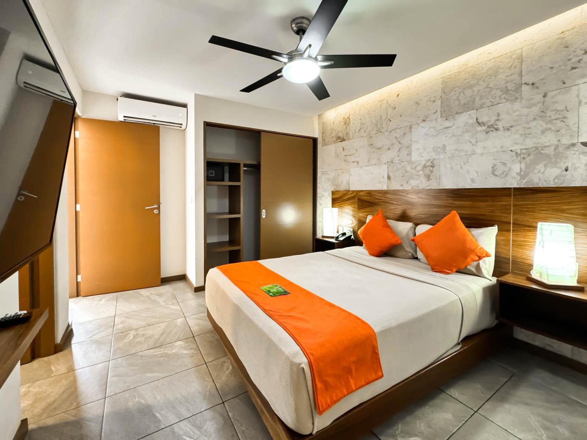 Khách sạn Grand Fifty