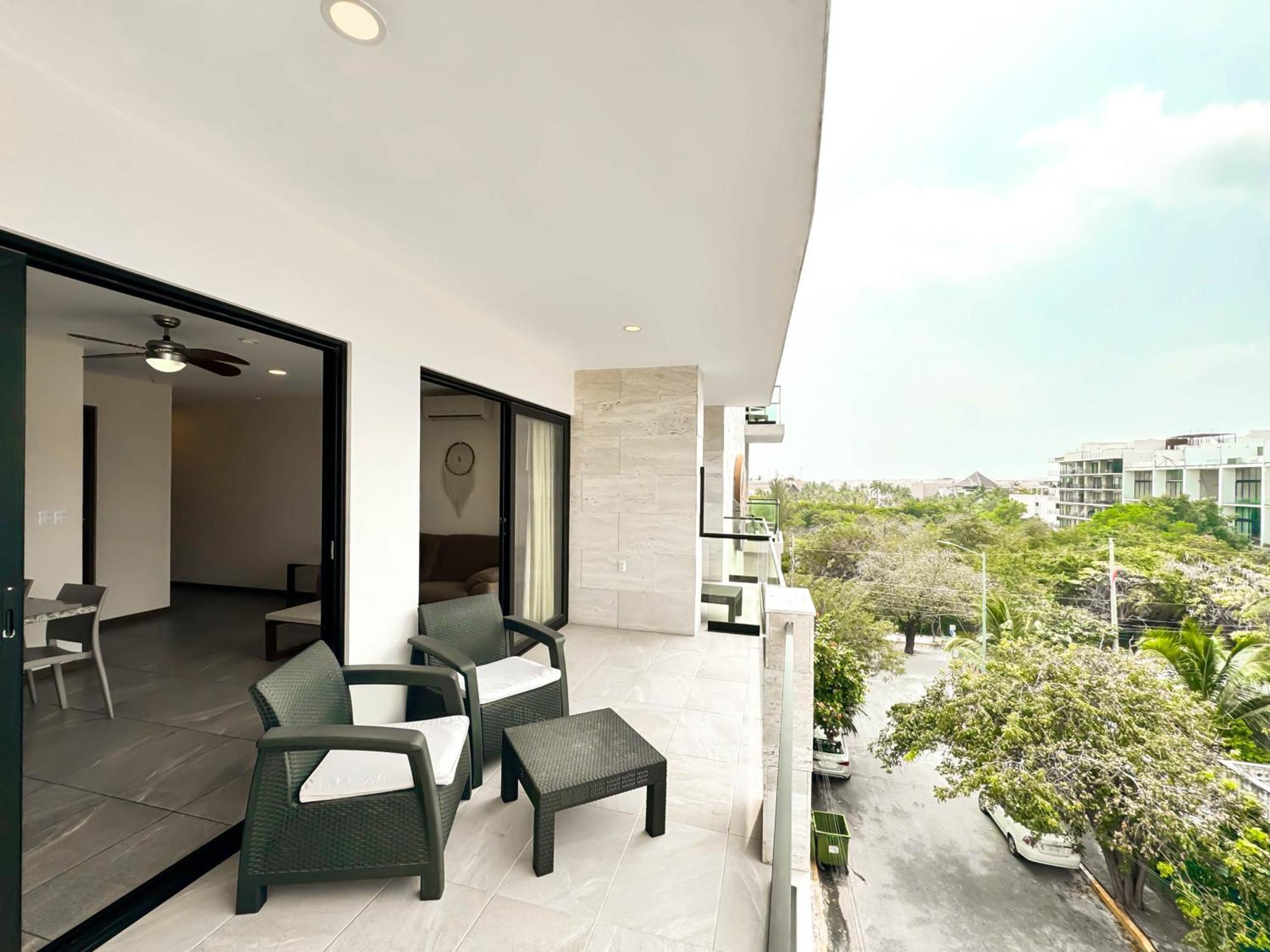 Khách sạn Grand Fifty