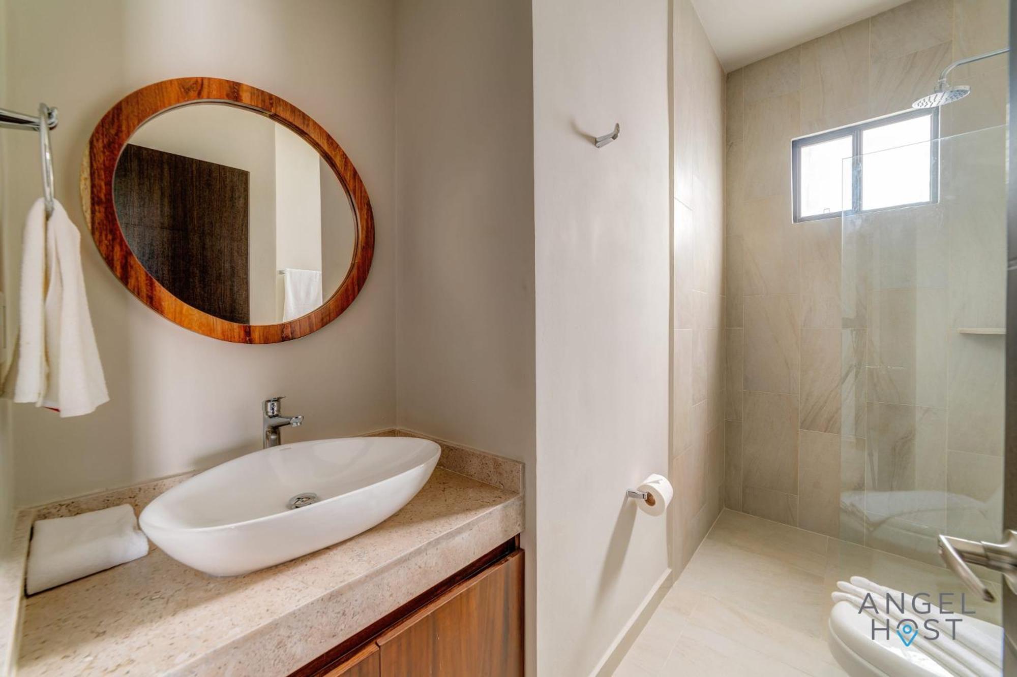 Apartment New Tranquil Onsite Pool Gym And Playground Playa del Carmen