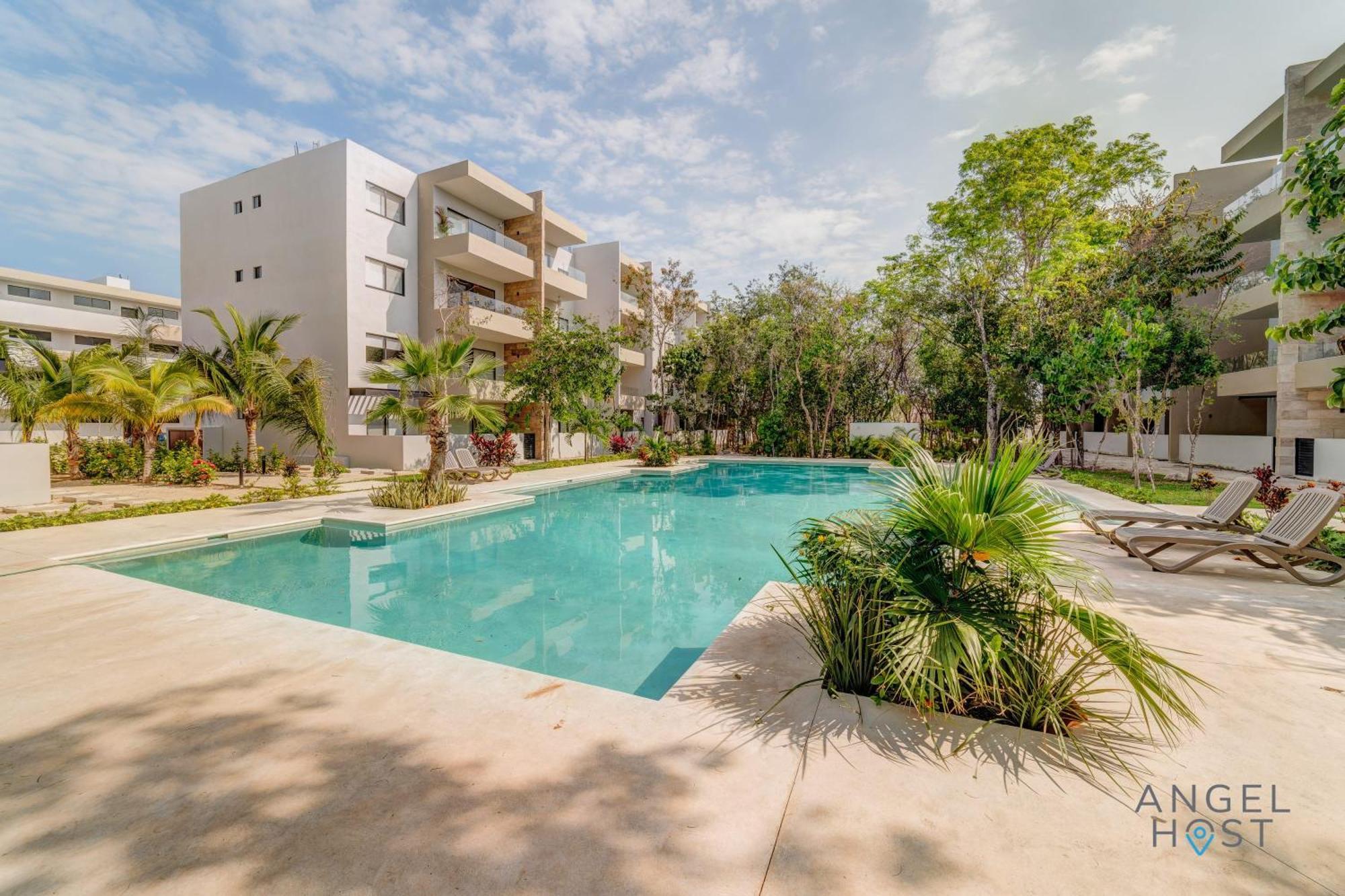 New Tranquil Onsite Pool Gym And Playground