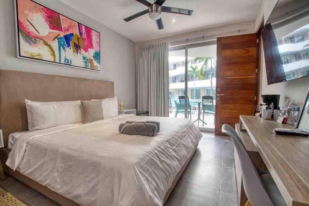 2bed 500m From *