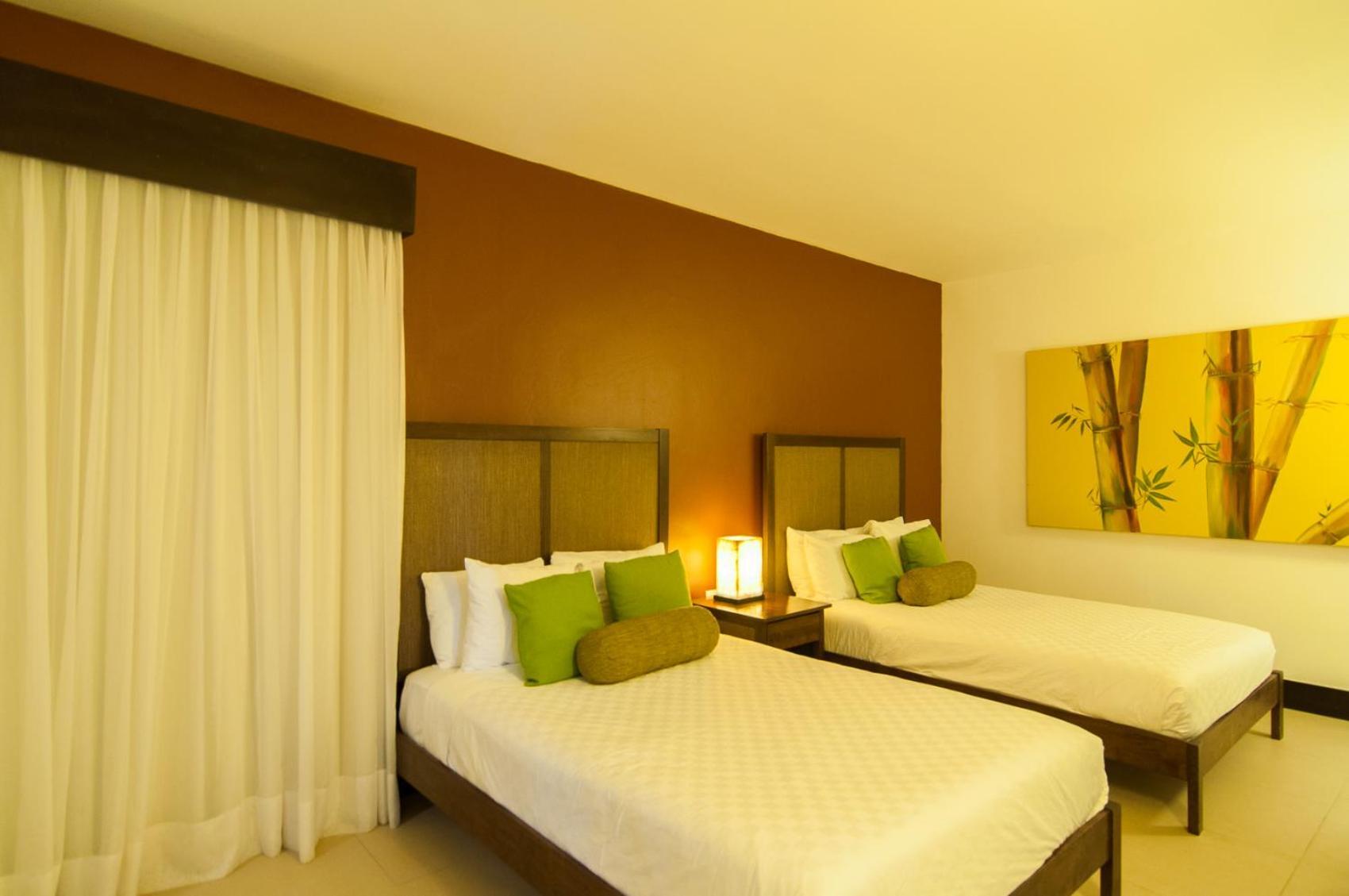 Aldea Thai Tropical Oasis Steps To The Holiday home *