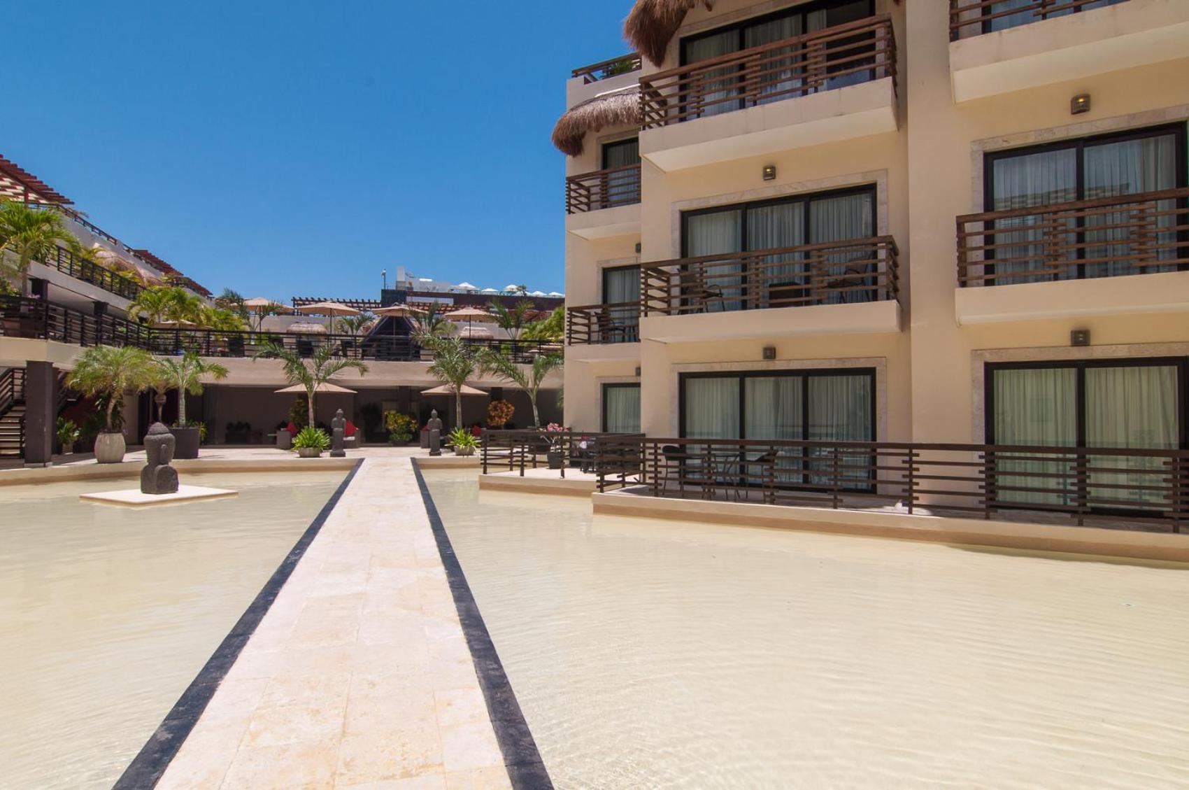 Aldea Thai Tropical Oasis Steps To The Holiday home