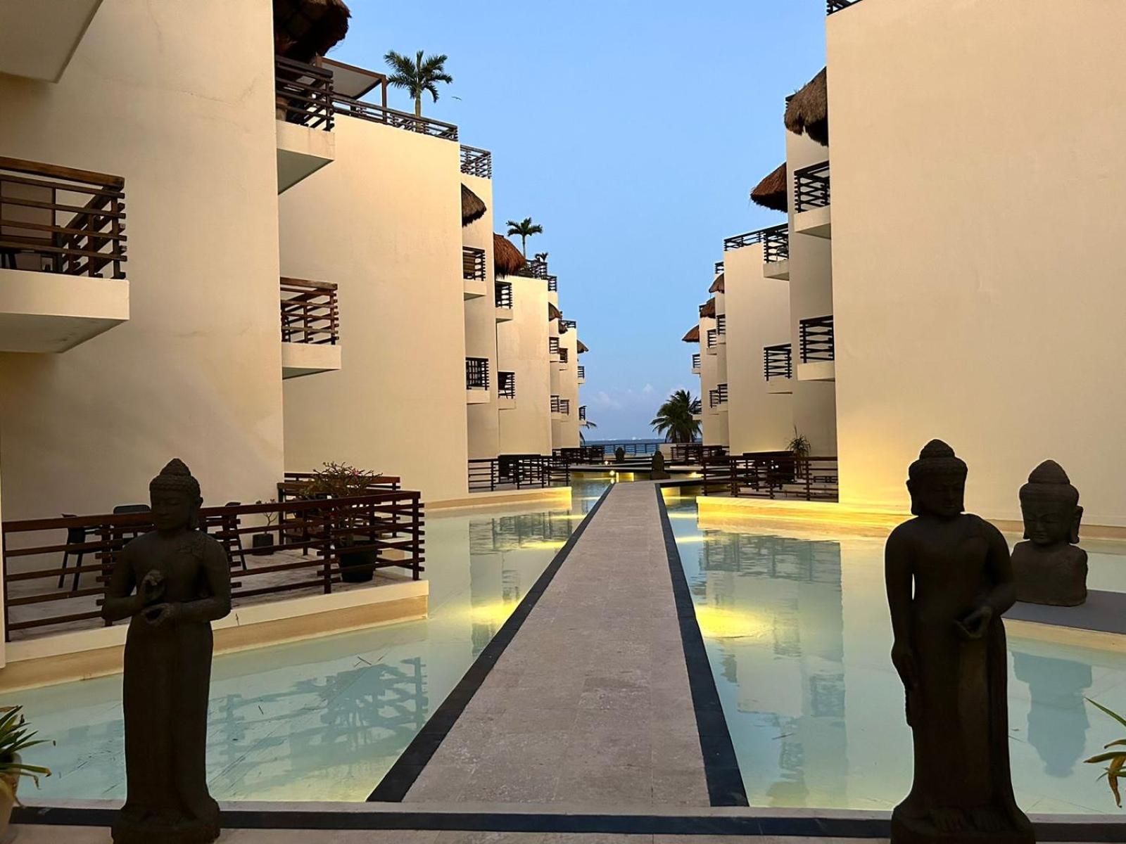 Aldea Thai Beachfront Apartment Playa del Carmen