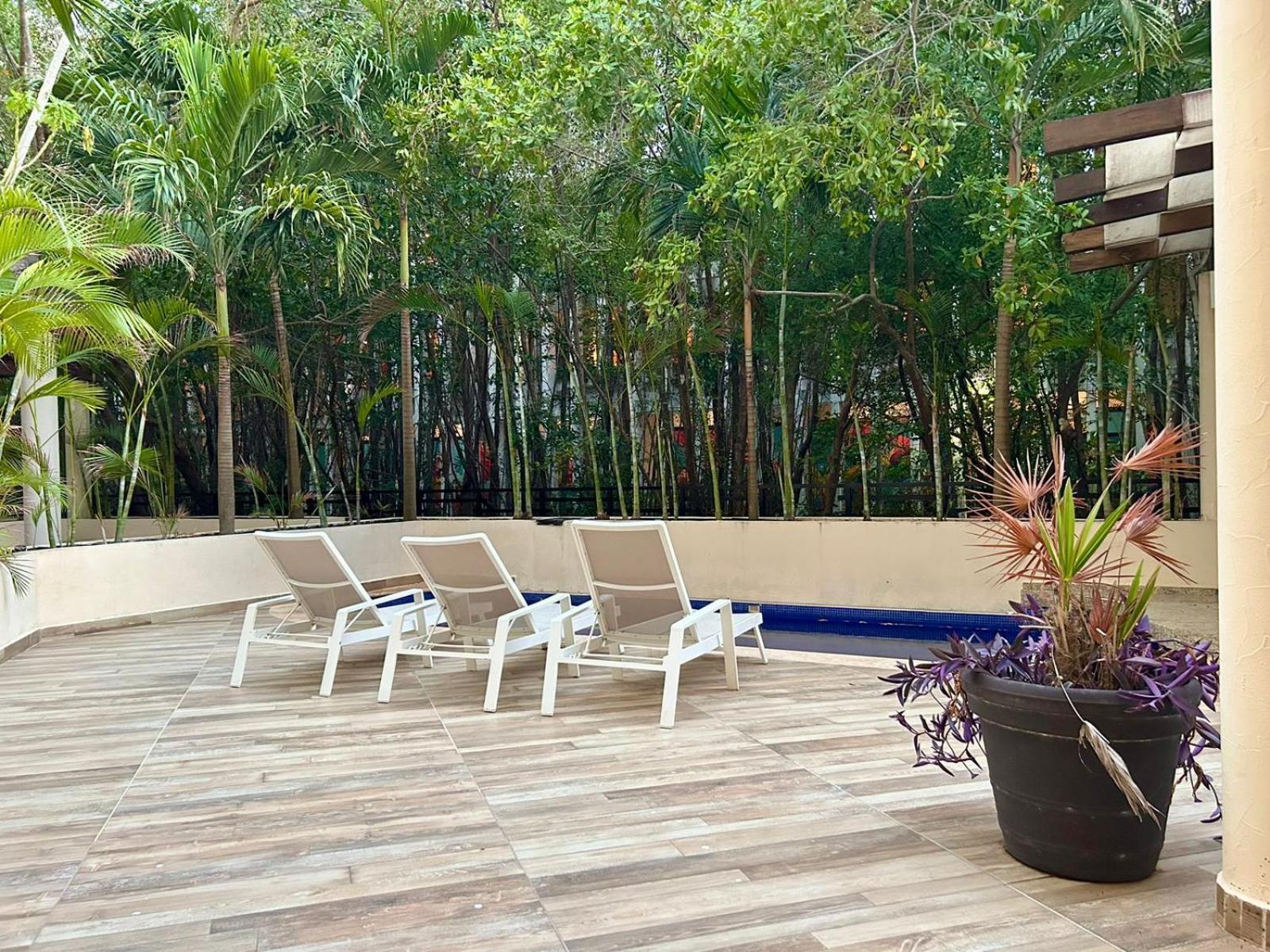 Aldea Thai Beachfront Apartment *