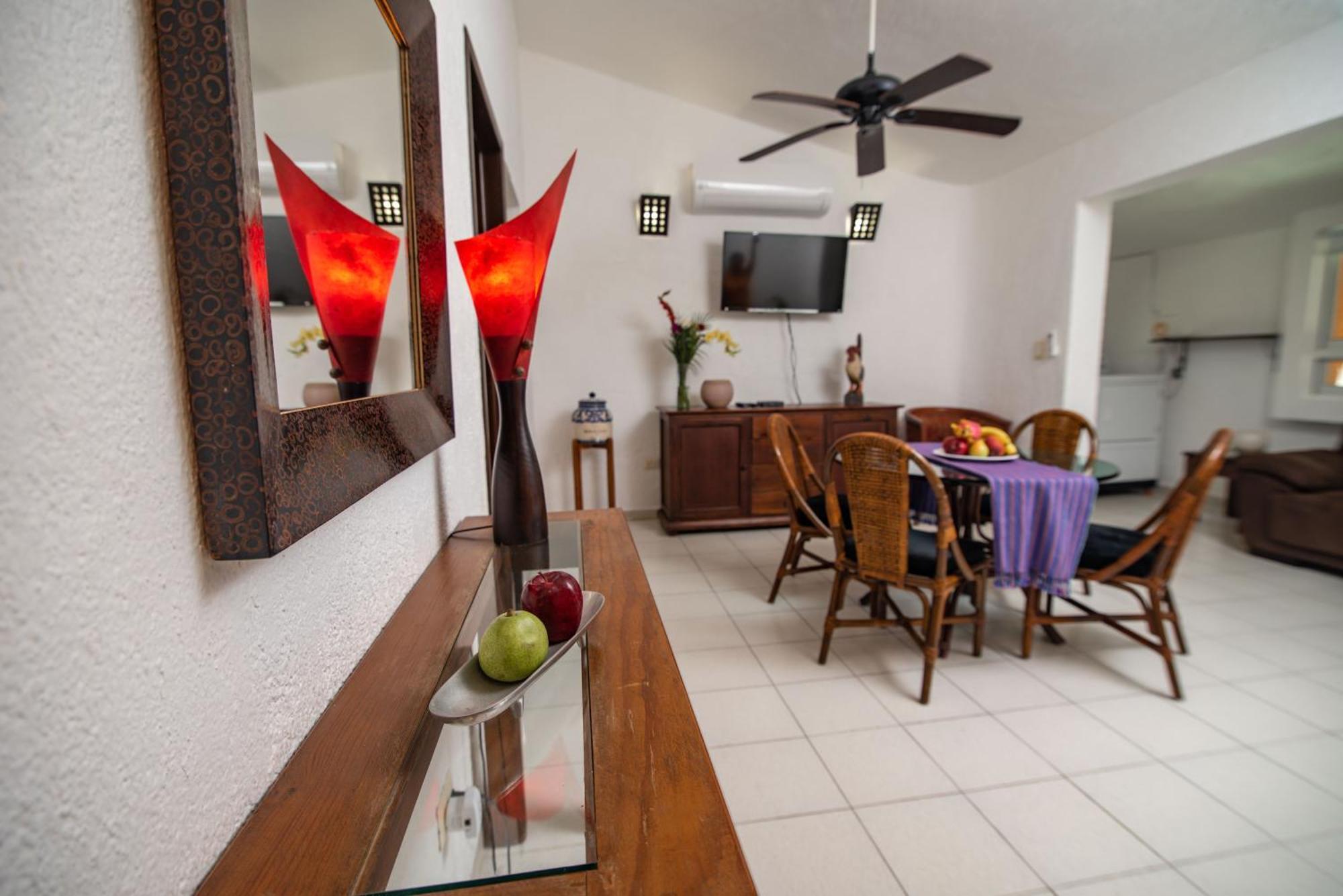 Apartment 2br Close To The And 1 Block From 5th Av