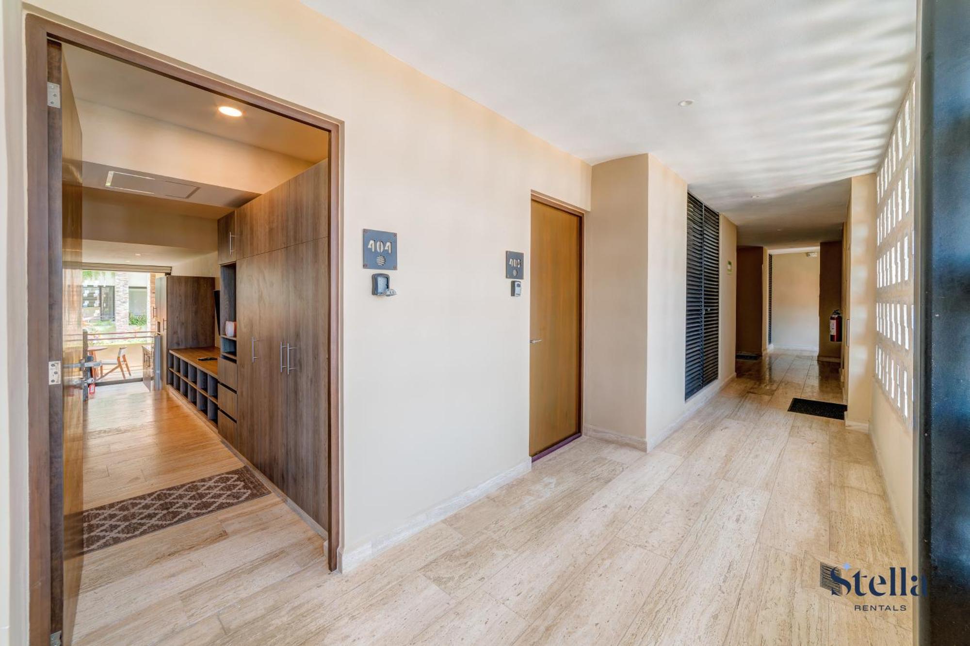 Apartment New Syrena Stylish Rooftop Pool Near