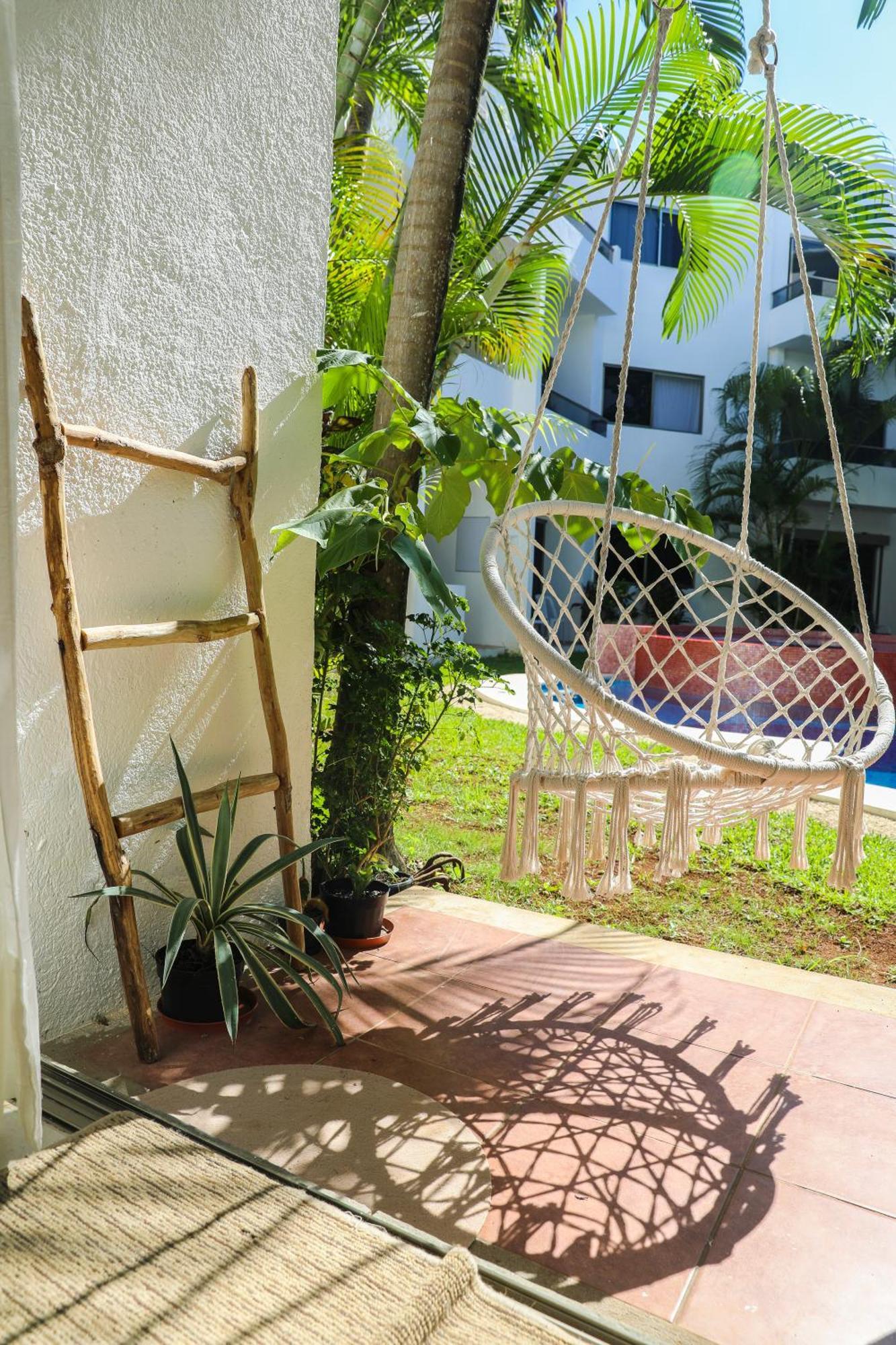 Apartamento Full Equipped 2 Bdrm In Gated Community & Pool View Playa del Carmen