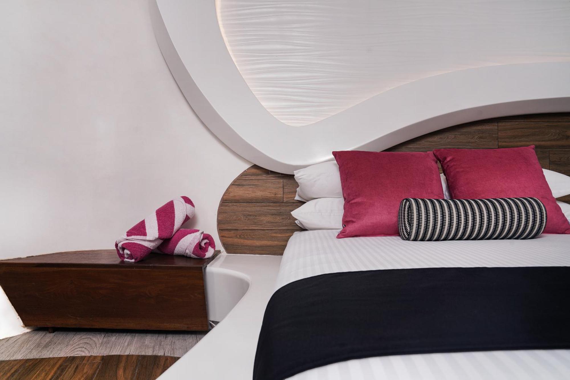 The Carmen - Ocean Front (adults Only) 4*