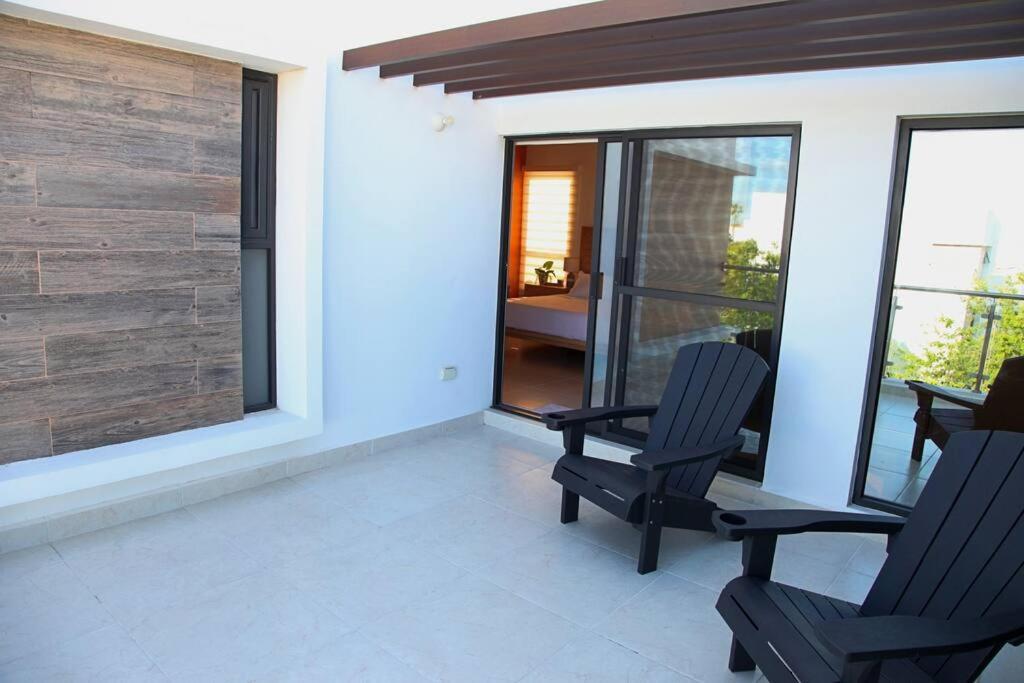 Villa Hermosa Casa De 3 Pisos En De Lujo