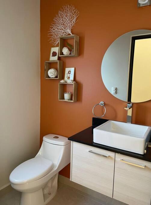 Hermosa Casa De 3 Pisos En De Lujo