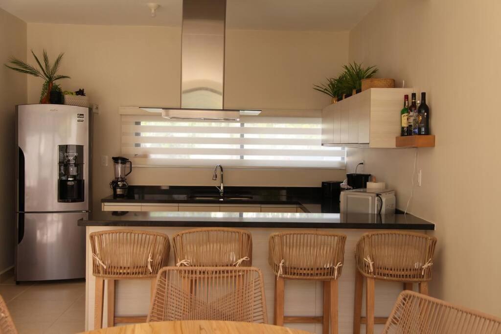 Hermosa Casa De 3 Pisos En De Lujo Playa del Carmen