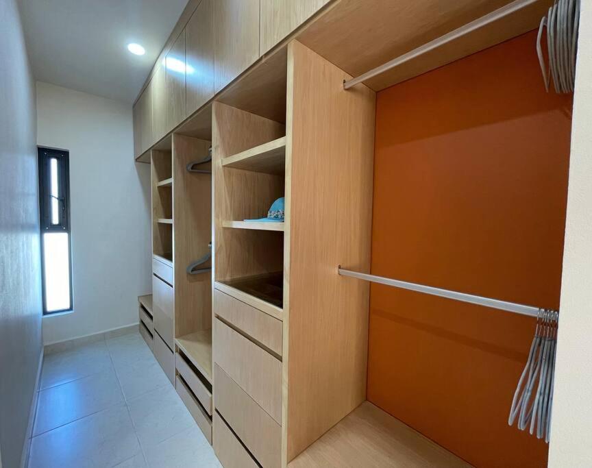 Hermosa Casa De 3 Pisos En De Lujo Villa Playa del Carmen