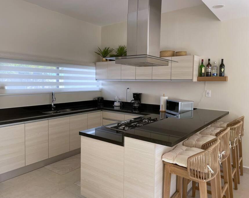 Hermosa Casa De 3 Pisos En De Lujo Villa Playa del Carmen