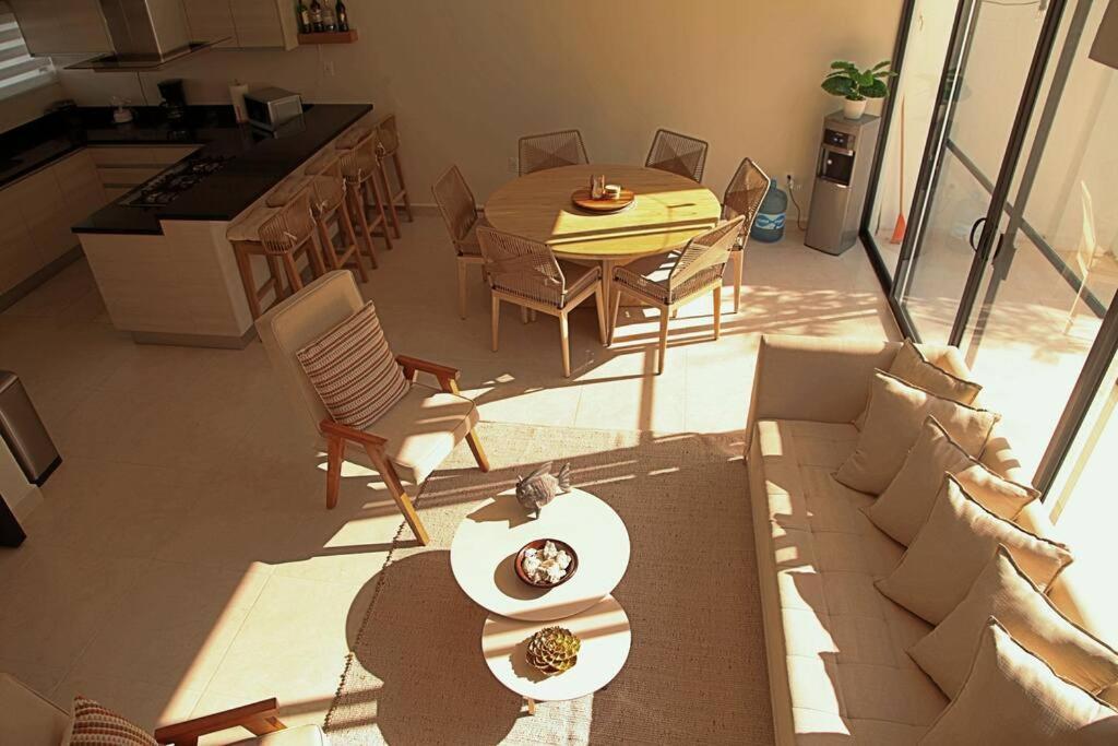 Hermosa Casa De 3 Pisos En De Lujo Villa