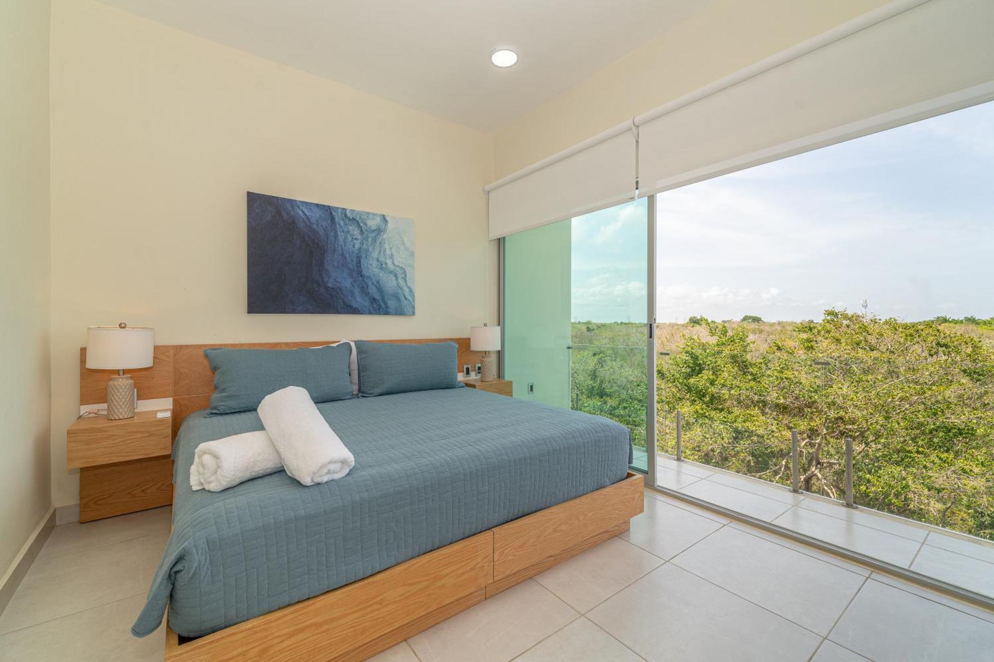 2 Bd With Jungle View Balcony Gym Pool Hottub Holiday home Playa del Carmen