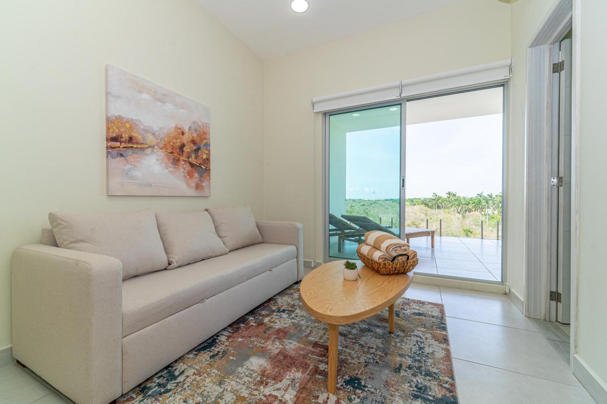 Penthouse With Jungle View Terrace Gym Pool Hottub Holiday home