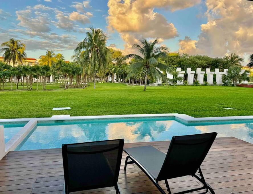 Private Pool & Jacuzzi, By The Ocean, 2 Bdr Apartment