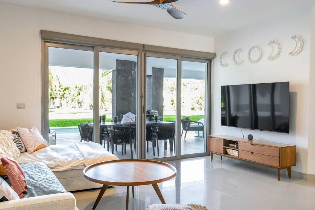 Private Pool & Jacuzzi, By The Ocean, 2 Bdr Apartment