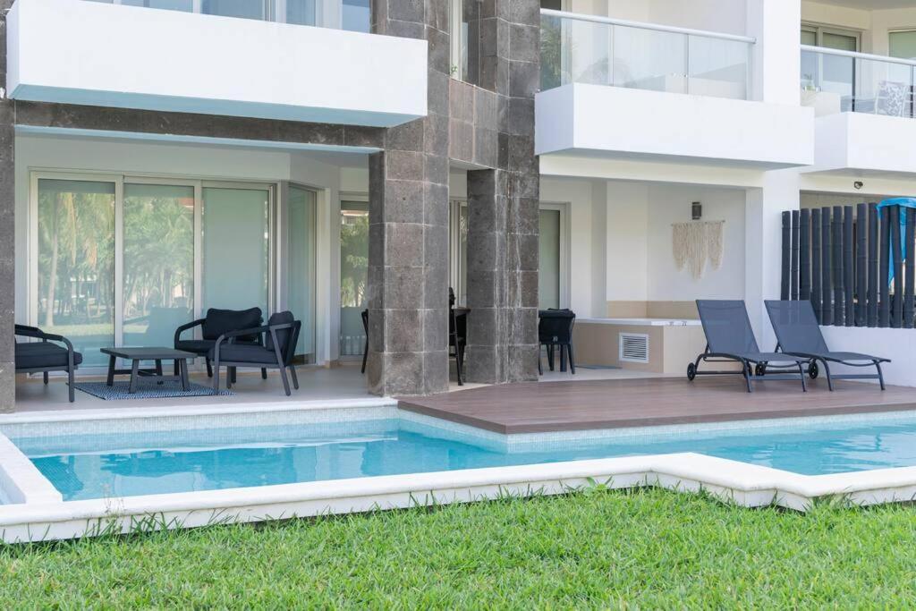 Apartment Private Pool & Jacuzzi, By The Ocean, 2 Bdr Playa del Carmen