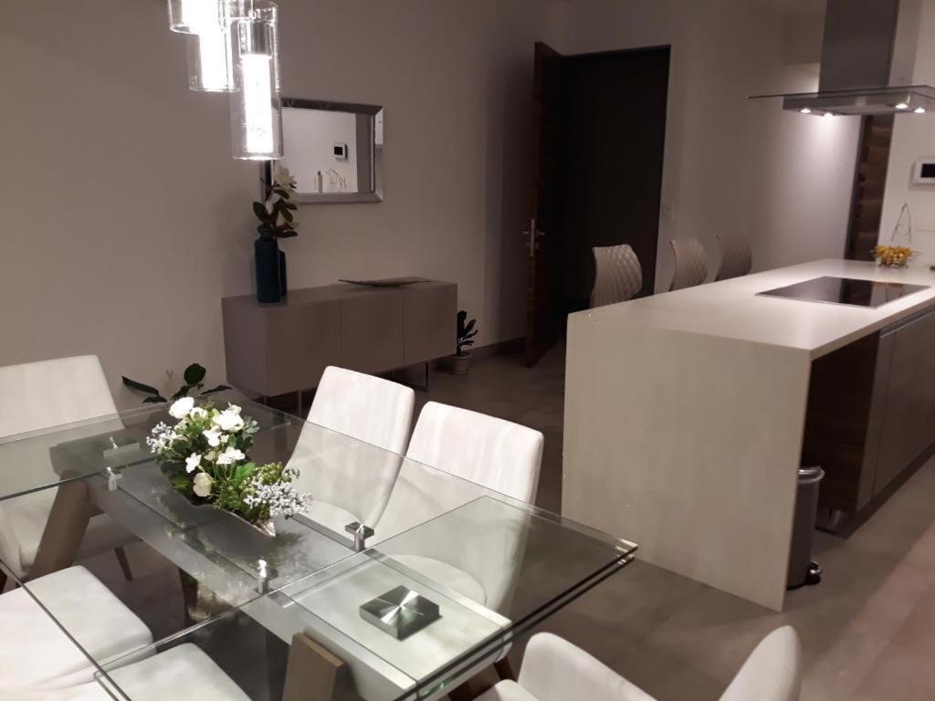 Lujoso Departamento En La Quinta Avenida Apartamento *